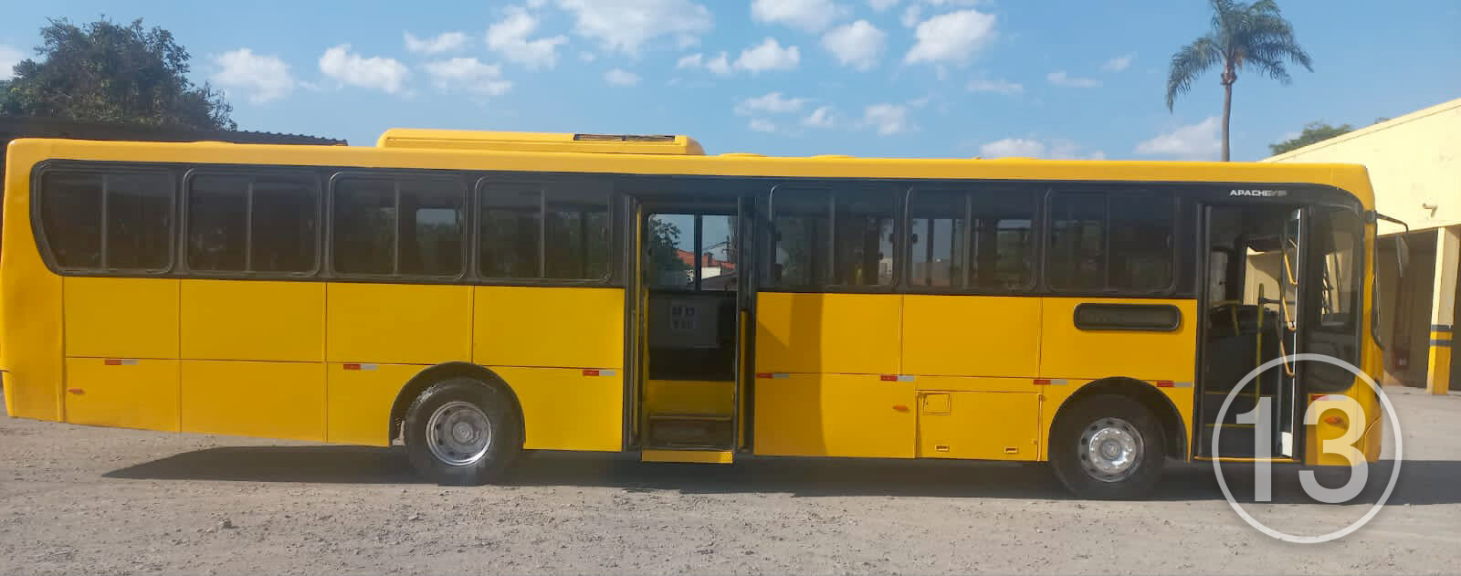 Mercedes-Benz OF 1721<br>Caio Apache VIP<br><span class="tit-anos">2015 | 2015</span> - Imagem 13
