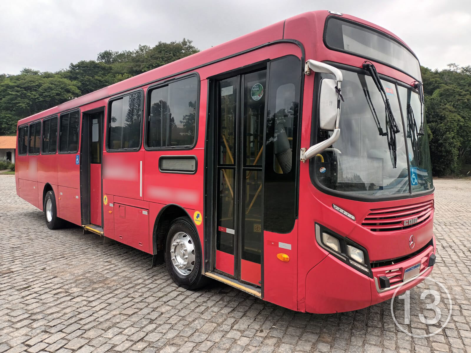 Mercedes-Benz OF 1721 L<br>Caio Apache VIP<br><span class="tit-anos">2018 | 2019</span> - Imagem 2