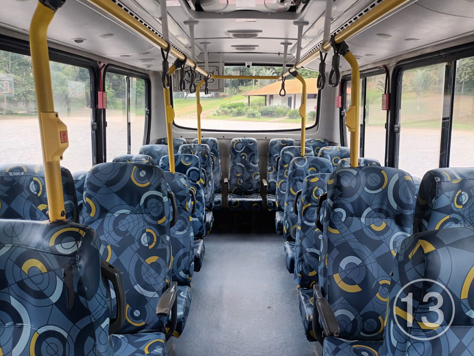 Mercedes-Benz OF 1721 L<br>Caio Apache VIP<br><span class="tit-anos">2018 | 2019</span> - Imagem 5