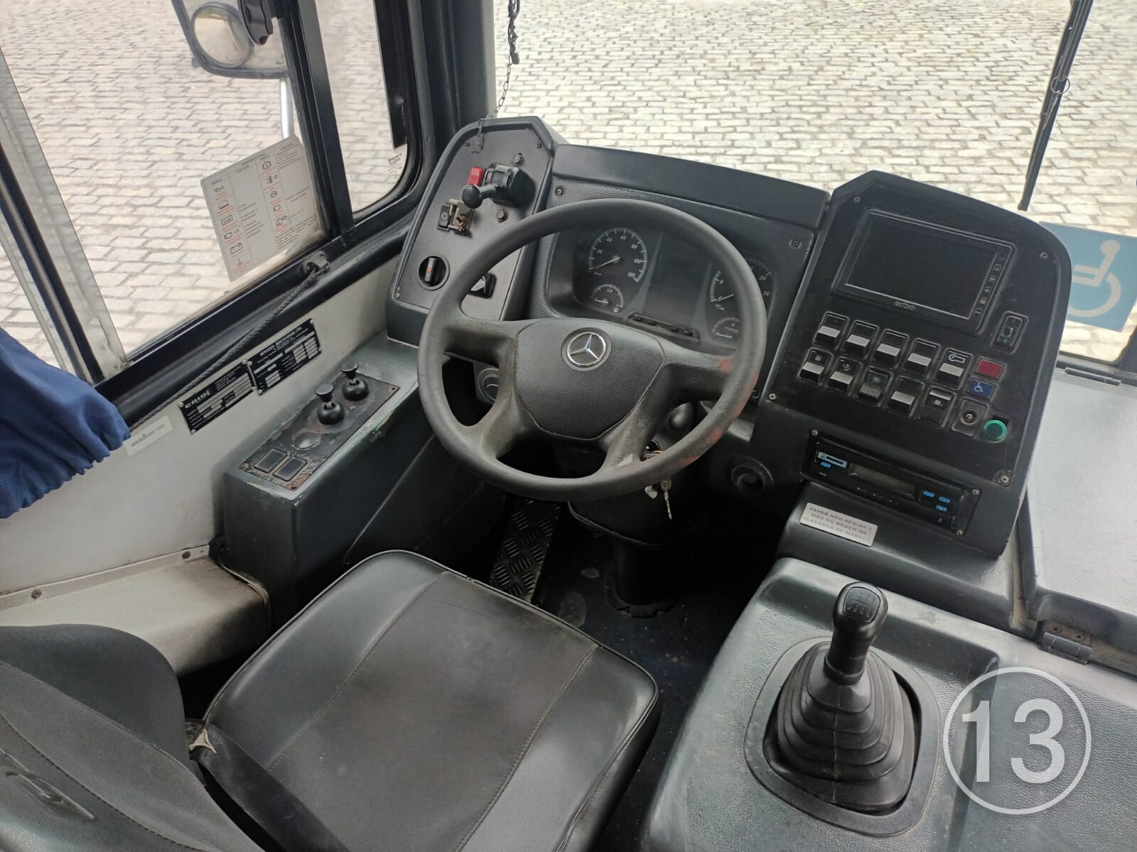 Mercedes-Benz OF 1721 L<br>Caio Apache VIP<br><span class="tit-anos">2018 | 2019</span> - Imagem 7
